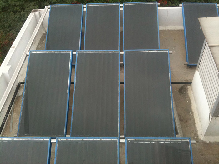 Integrative pressurized flat plate solar collector, 