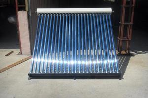 Pressurized solar collector with heat pipe, 