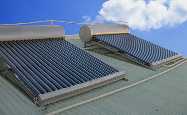 Solar water heater with heat pipe vacuum tube, 