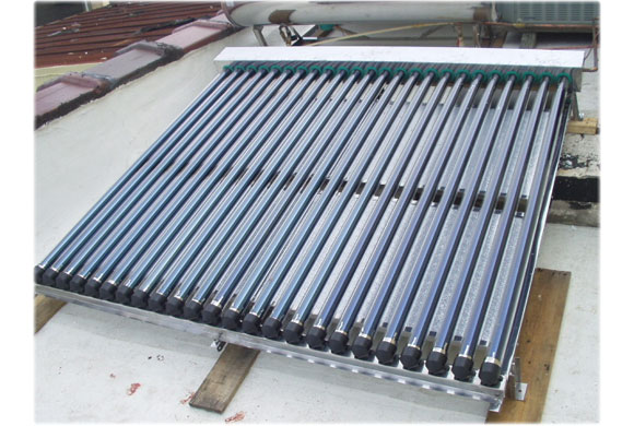 Split pressurized solar collector, 