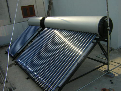 Thermosyphon flat panel solar water heater, 