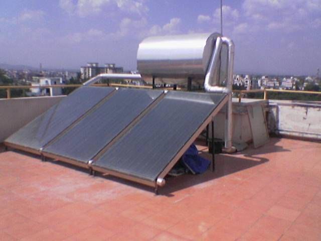 Thermosyphon flat panel solar water heater, 