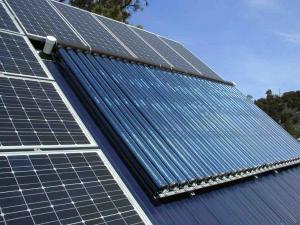 High efficiency pressurized solar collector