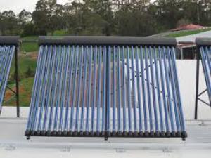 Solar collector with copper heat pipe