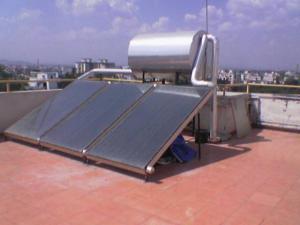 Thermosyphon flat panel solar water heater